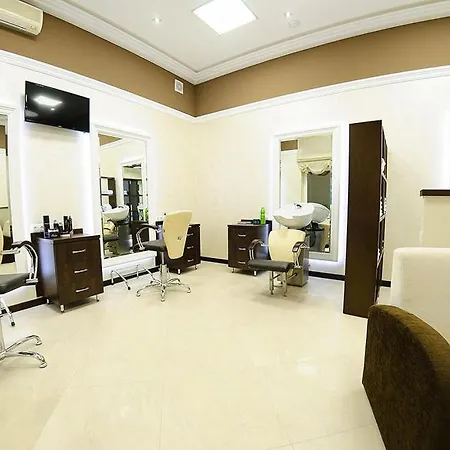 Taurus & 4* Λβιβ