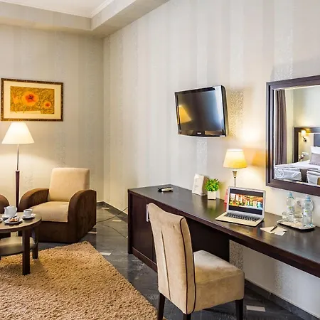 Ξενοδοχείο Taurus & 4*