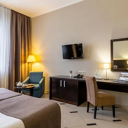Hotel Taurus & Lwów