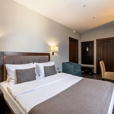 Taurus & Hotel 4*