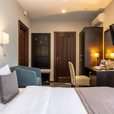 Hotel Taurus & Lwów