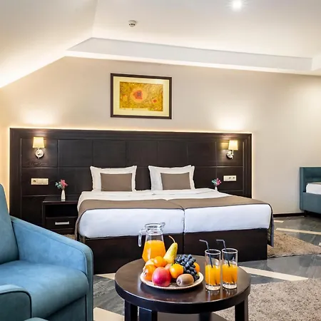 Hotel Taurus & 4*
