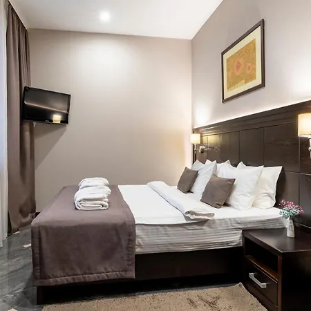 陶鲁斯spa酒店 4* 利沃夫