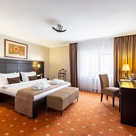 Hotel Taurus & 4*