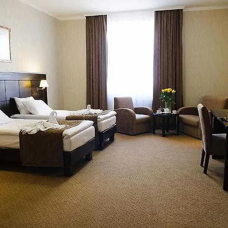 Taurus & Ξενοδοχείο 4*