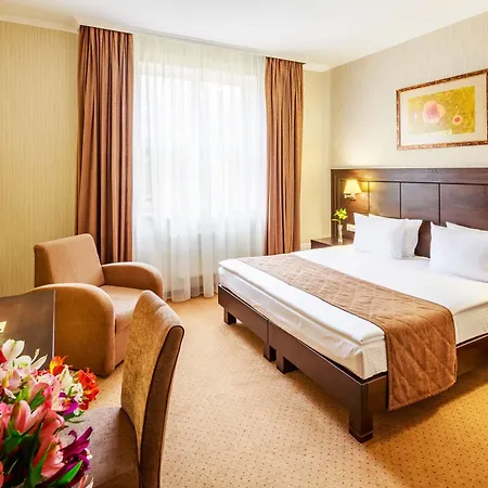Hotel Taurus & 4*