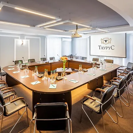 Taurus & Hotel 4*