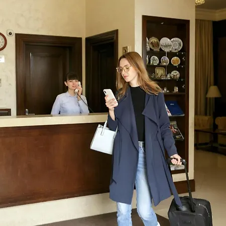 陶鲁斯spa酒店 4* 利沃夫