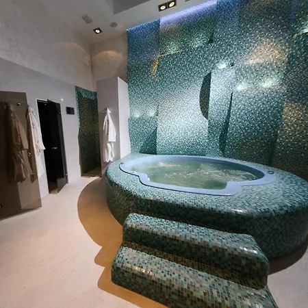 陶鲁斯spa酒店 4* 利沃夫